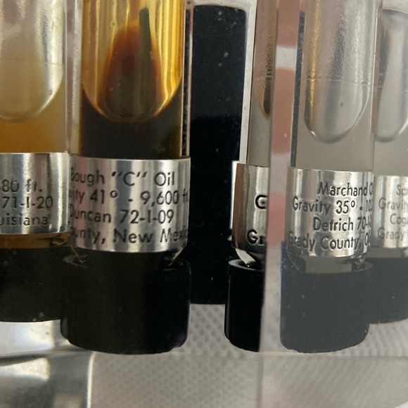 Vintage Apache Lucite crude oil samples paperweight RARE - Picture 11 of 13